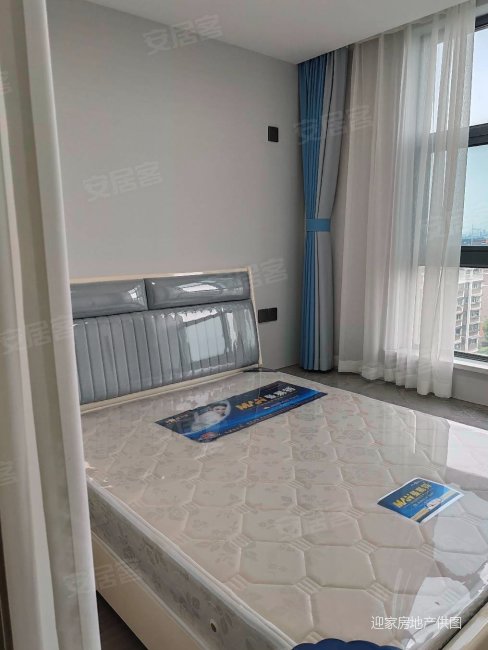 花香维也纳44平方精装2室76万