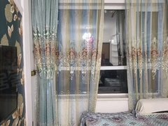盘锦双台子兴隆二百城市之星院外,两室一厅一卫,年租8000,押金1000!出租房源真实图片