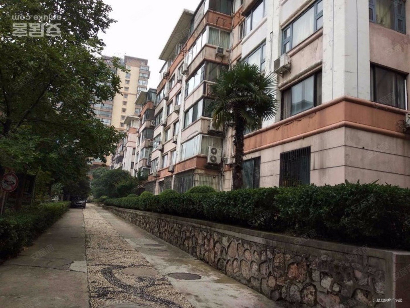 金陵御花园(别墅)5室2厅3卫616㎡南北3950万