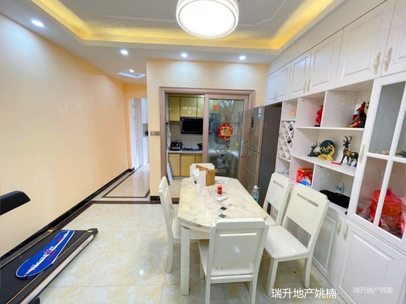 中堂大三房 业主急售 送车位家私家电 一口价八十 可议价,富盈公馆