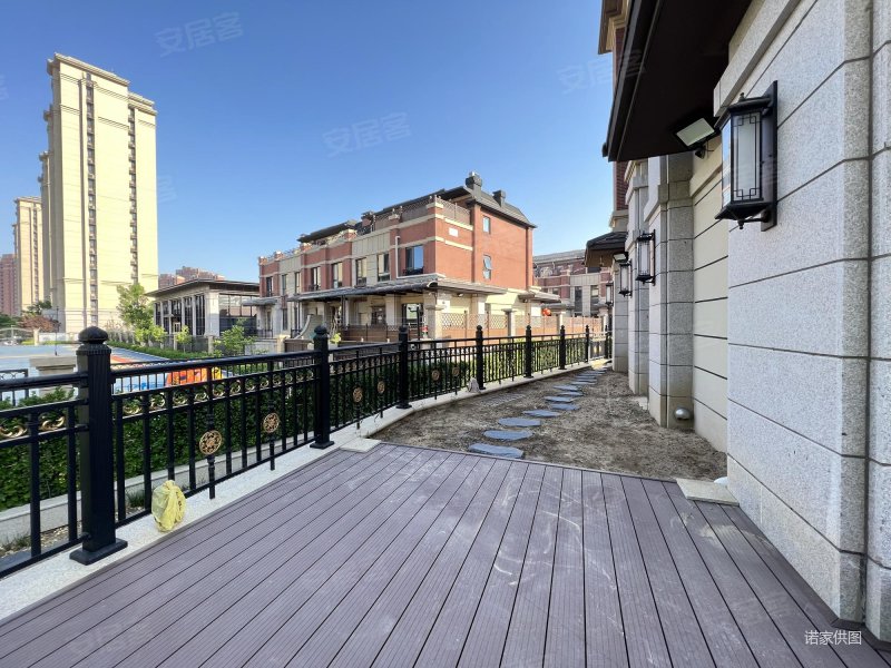 中骏雍景府(别墅) 南北通透 装修豪华保养好 双卫 低容积