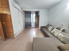 河池宜州宜州城区六小附近单位房，配套齐全，三台空调，小区停车方便！出租房源真实图片