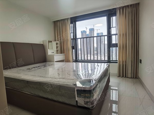 深圳罗湖布心粤海城复式公寓三房两卫 东南向 可看湖景 精装修 全屋