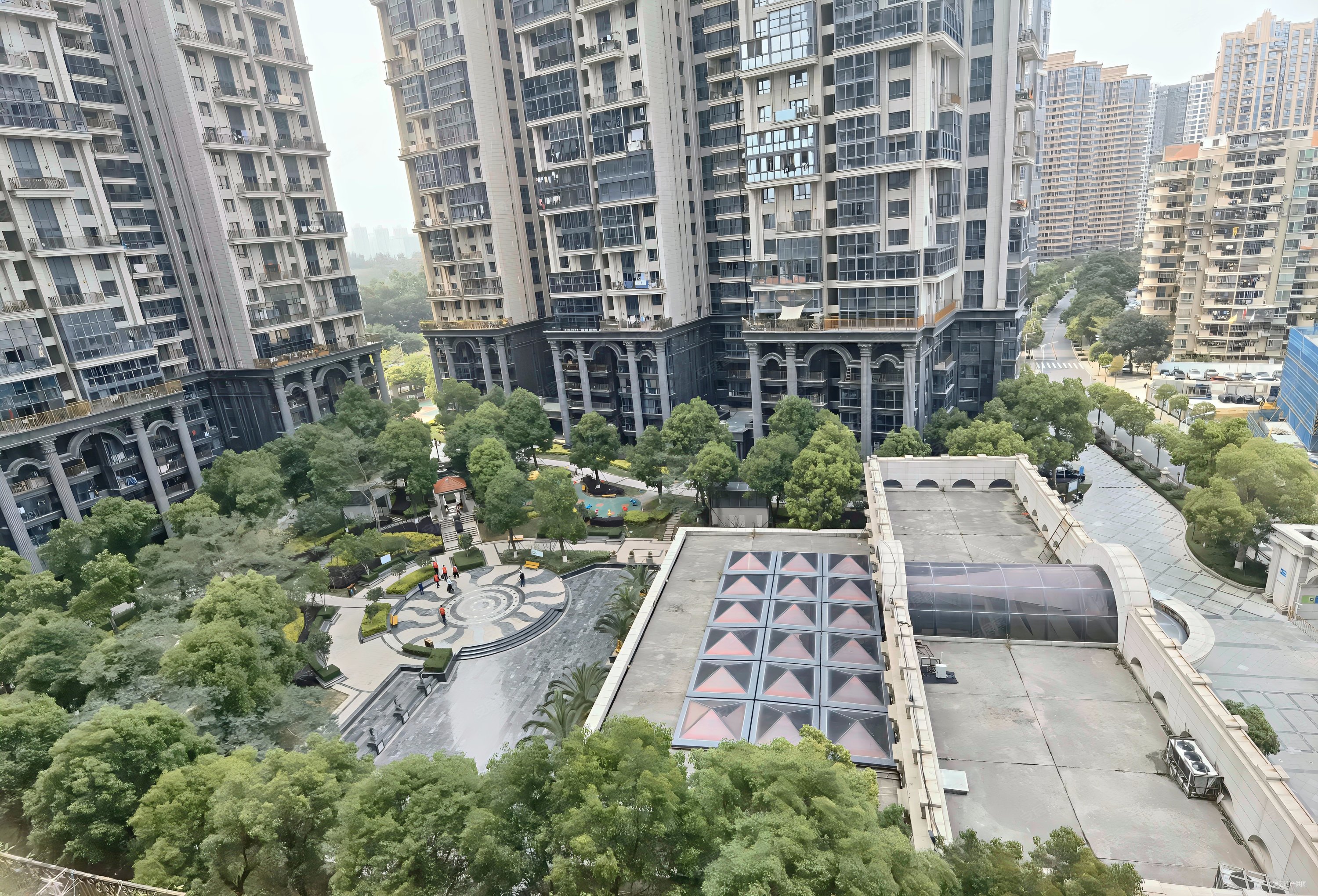 鑫塔水尚精装三房拎包入住东南朝向电梯房产权清晰