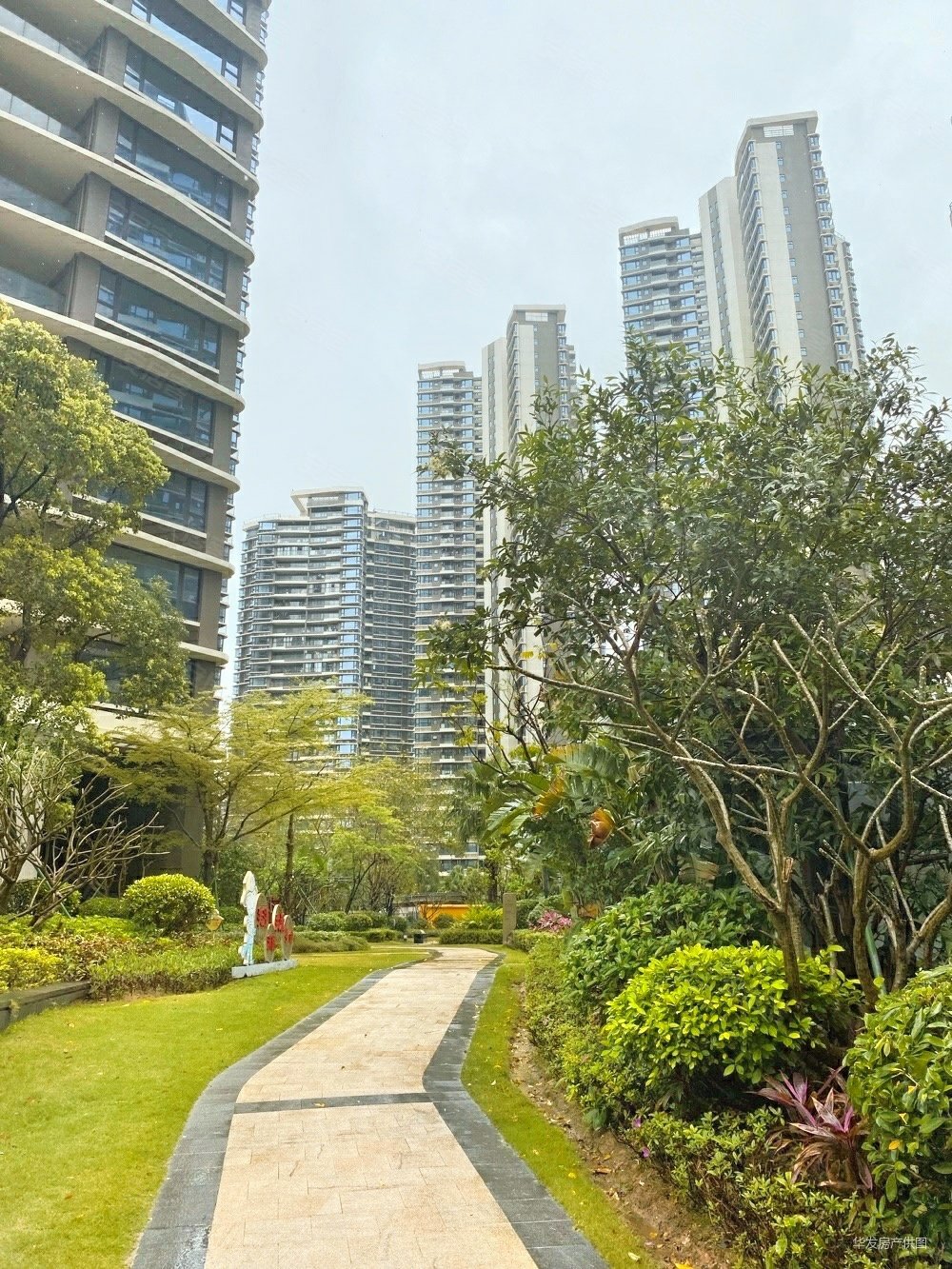 急售湾仔口岸华发峰景湾观景房两室两厅一卫280万