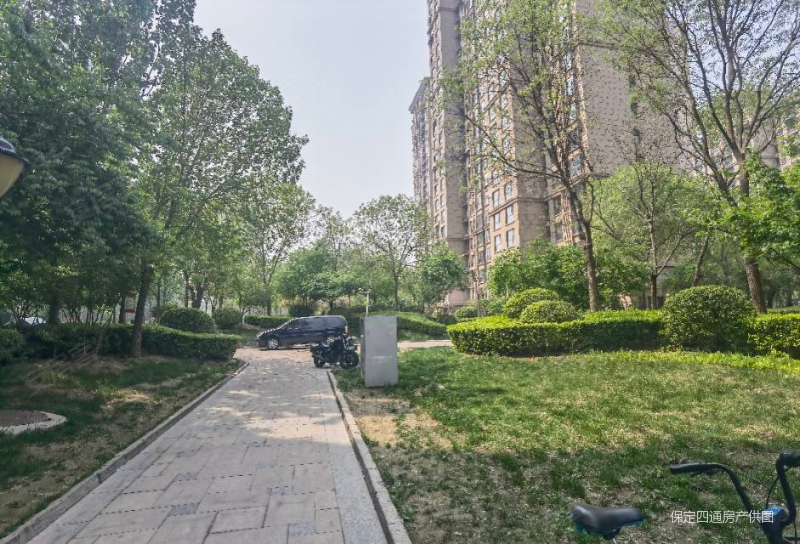 公园时代3室2厅2卫143.8㎡南北121万