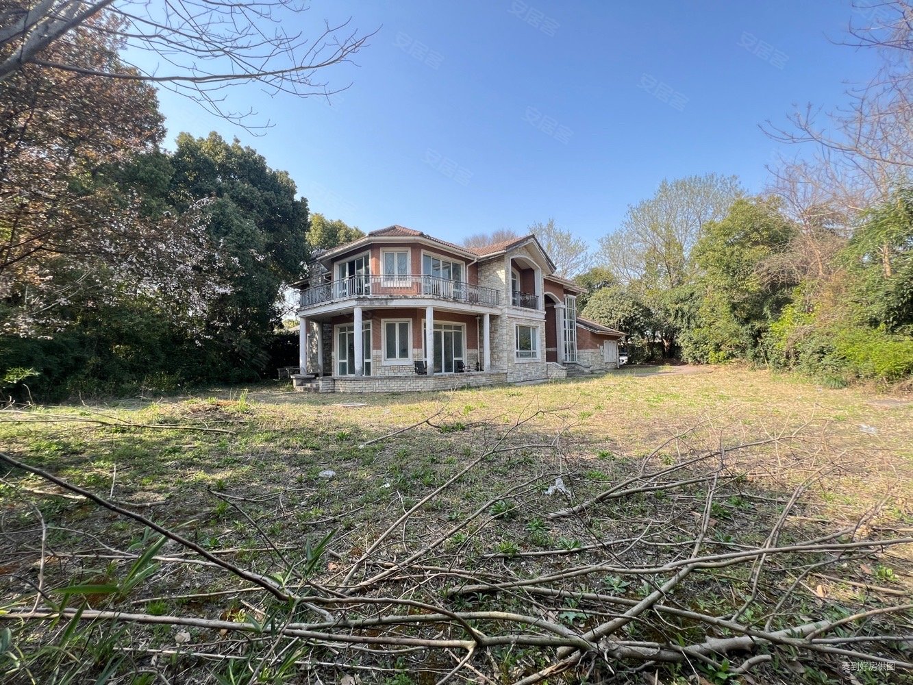 佘山银湖别墅二期,临大河独栋,花园占地2000平,满五,佘山银湖别墅二手