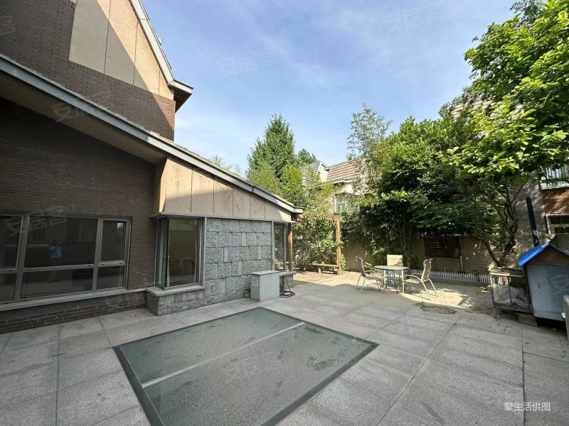 龙湾新出独栋,采光好,客厅7米挑空,200平 ,看房方便,龙湾别墅二手房