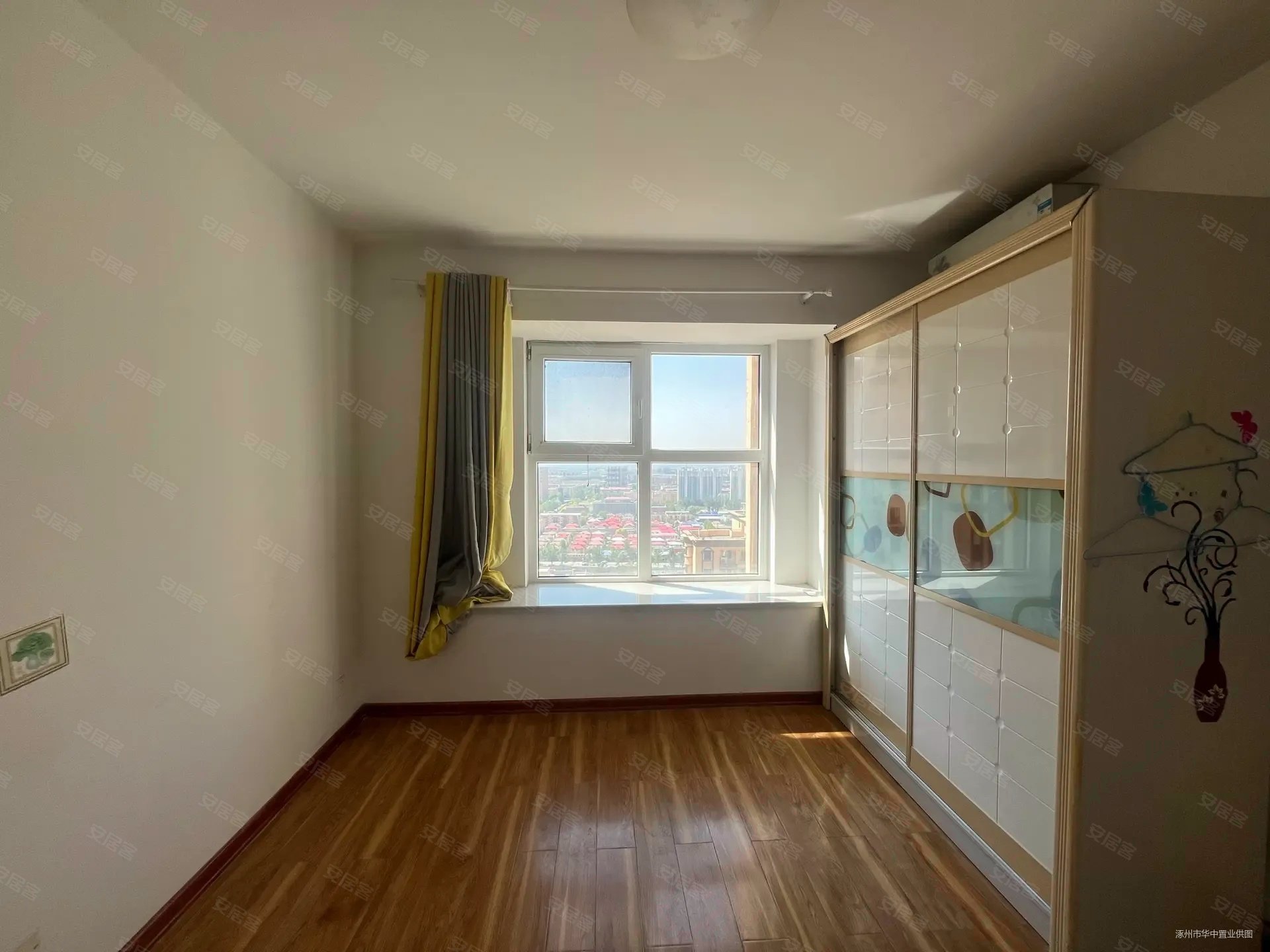 香邑溪谷上园3室2厅2卫121㎡南北76万