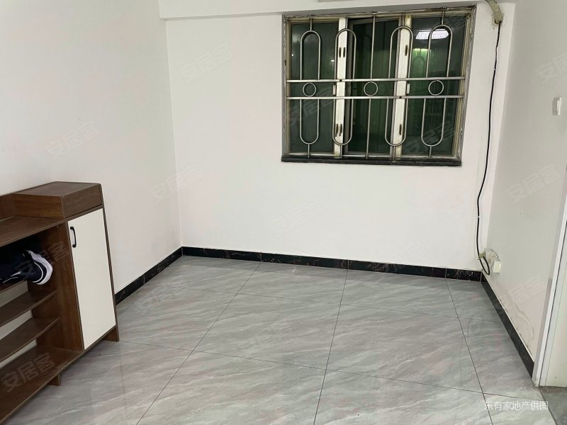 南华花园116平3房2卫,大花园社区,近华强北近地铁!