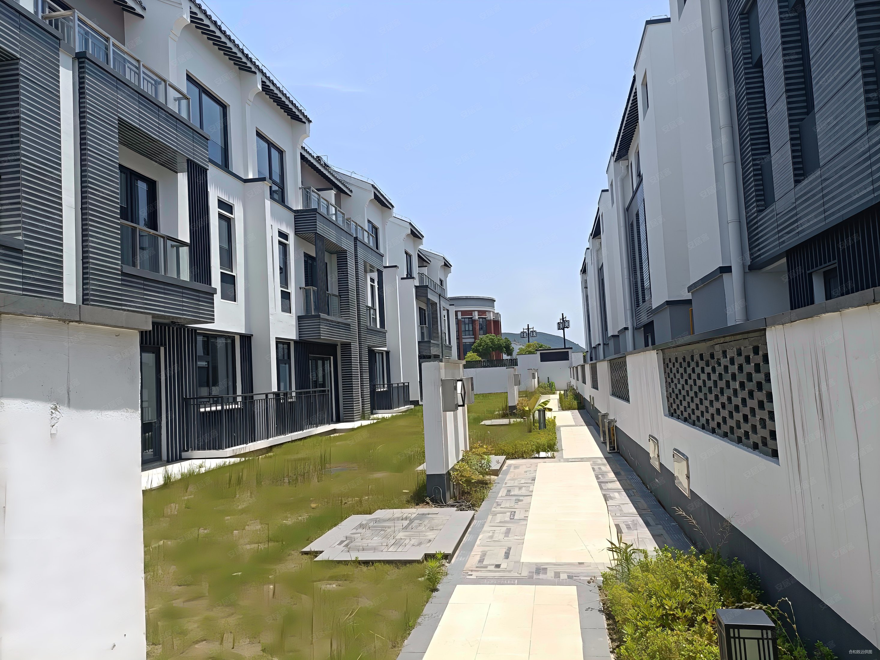 低于市场价200万,湖光山色别墅二手房,372万,5室2厅,4卫,265平米-苏州
