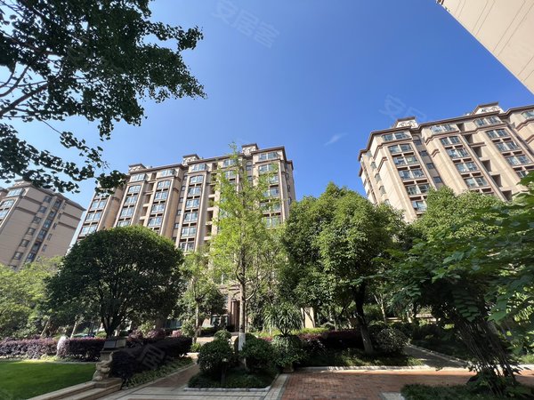 昆明官渡福保片区半岛华府急租 南北通透电梯洋房 带家具家电 靠近