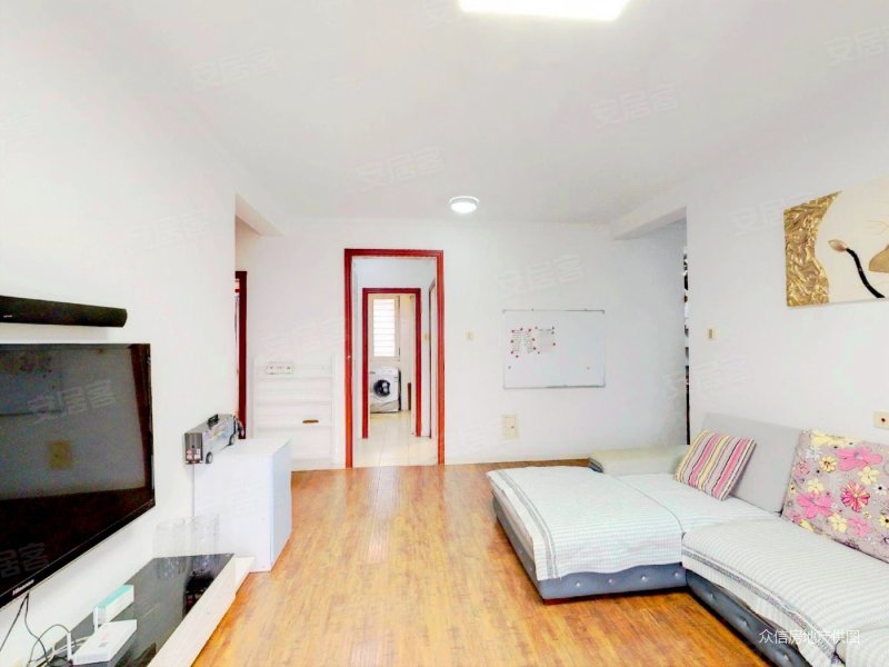 花溪苑南北通透三居中低楼层位置好出行方便近地铁