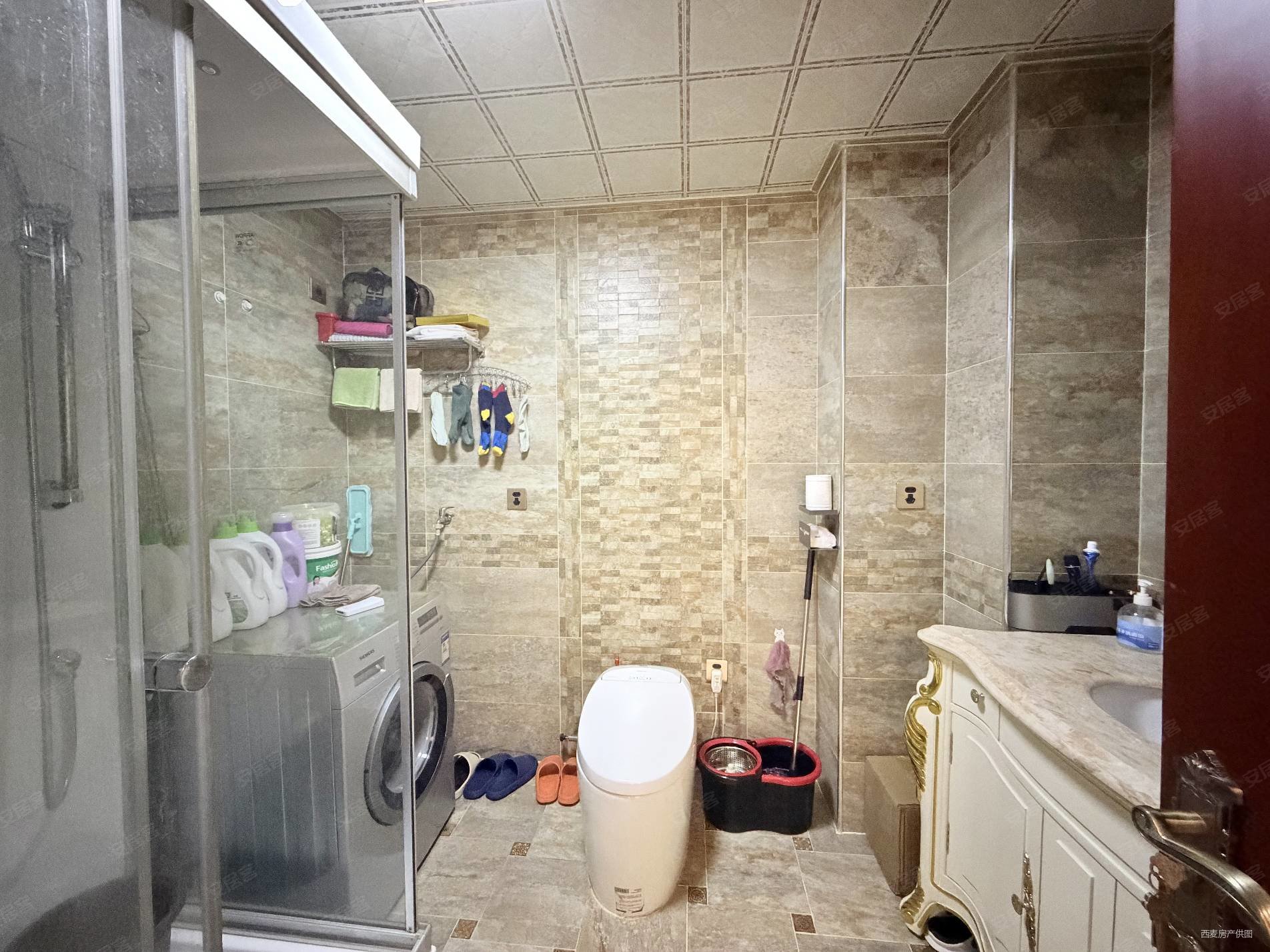 宁景苑3室2厅2卫146㎡东西249万