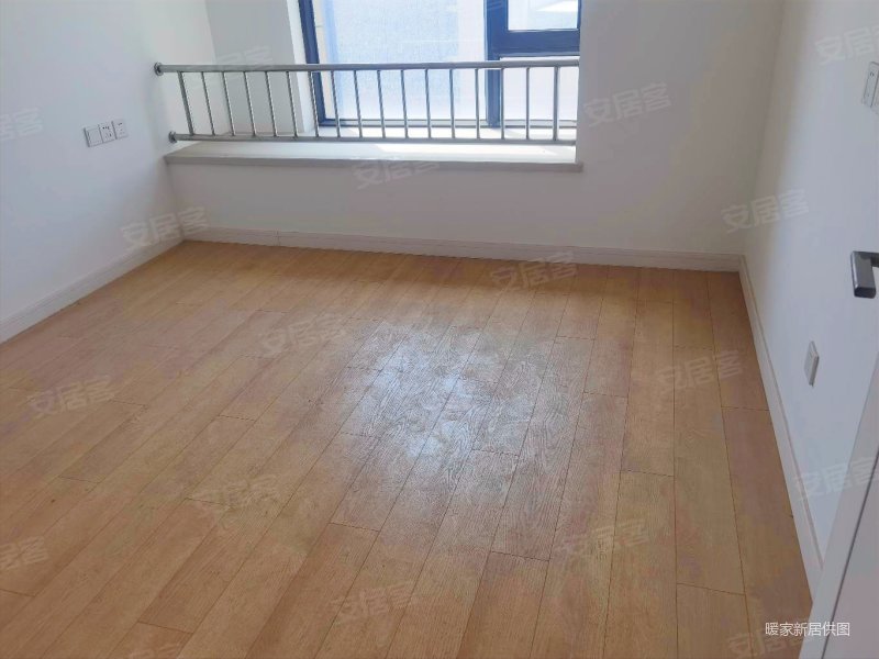 吾悦公馆地铁口精装三居中间楼层满二沣西实验