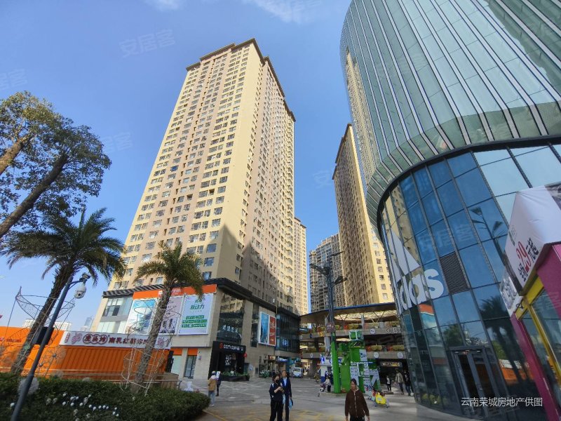 带80平露台 地铁口 爱琴海购物公园 三房两卫  随时看房