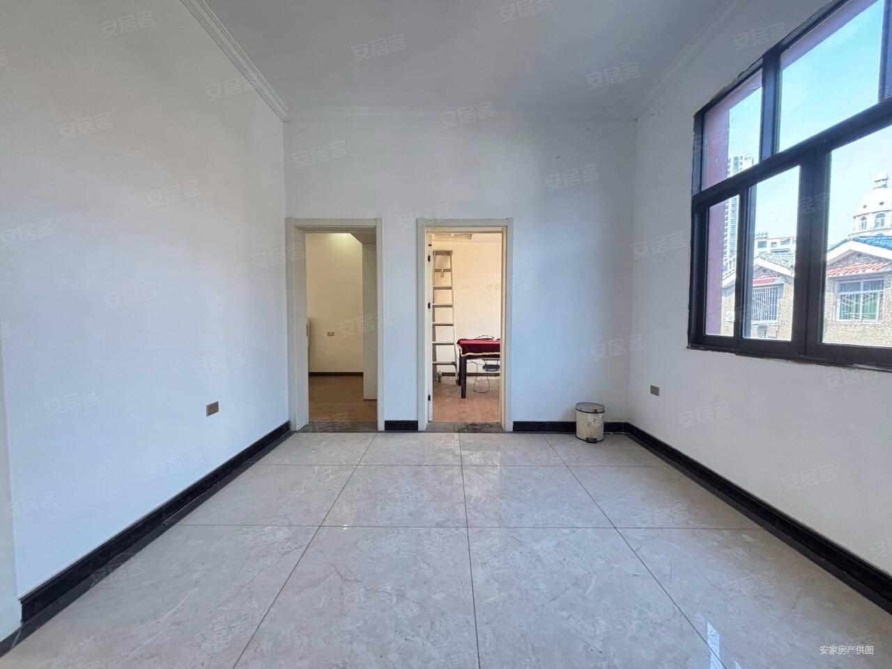 五洲庄园6室2厅3卫280㎡南北88万