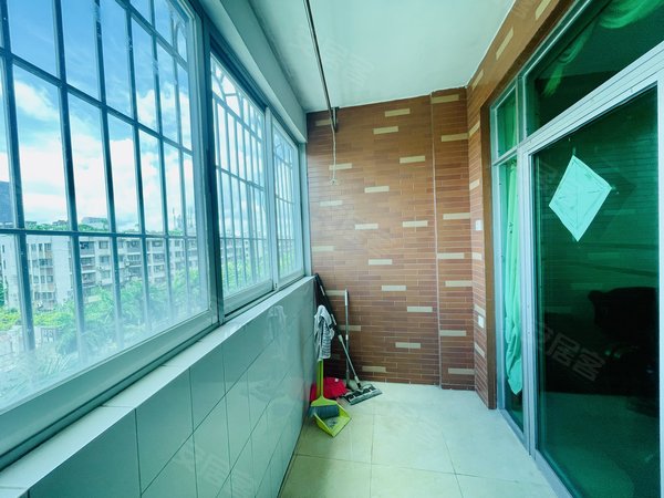 珠海香洲梅华富康花园体育中心西门,富康花园,三房仅租2500,看房有