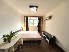 上海浦东世博只租一天中间楼层朝南一室户，看房随时有钥匙，押一付一速来朋友出租房源真实图片