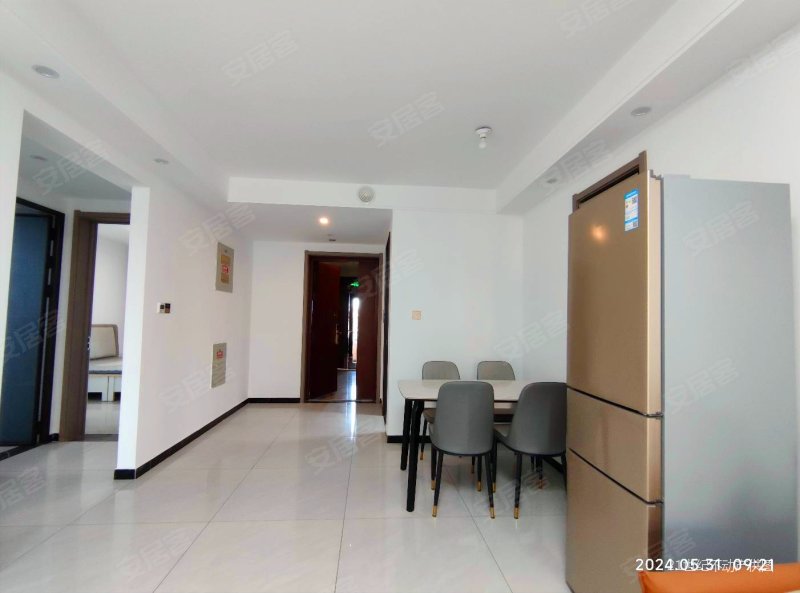 智汇城4号院商品房,一梯两户,精装,外国语东南小中,急售好房