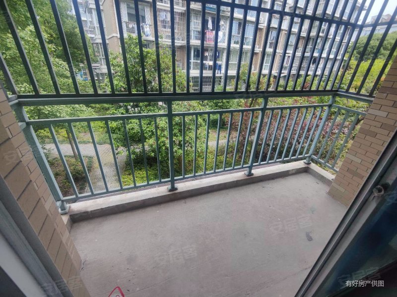 洪都花园洋房2楼133.98平方全新毛坯看房有钥匙