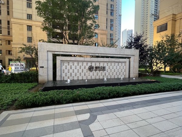 沈阳大东东中街证大御中环首组壹号公馆对面即是龙之梦南北两室一厅精