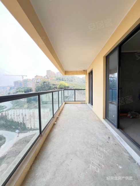 裕城长江著 商品房 次新小区 满二   有电梯 南北通透