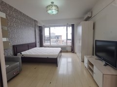 大连西岗五一广场远洋风景 床很舒适 有钥匙 多套现房 近五一广场出租房源真实图片