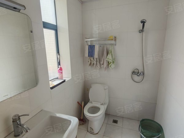 金华东阳东阳江北黄金北岸黄金北岸 精装修 ！三室两厅两卫！大边套！2800包物业费！出租房源真实图片