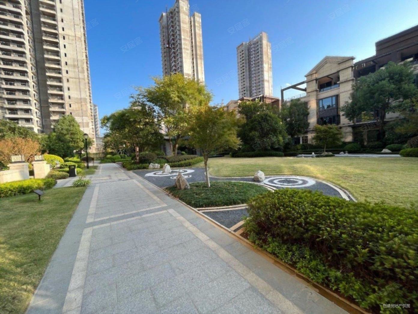 柳州房产网>柳州二手房>鱼峰二手房>阳和二手房>荣和公园墅>