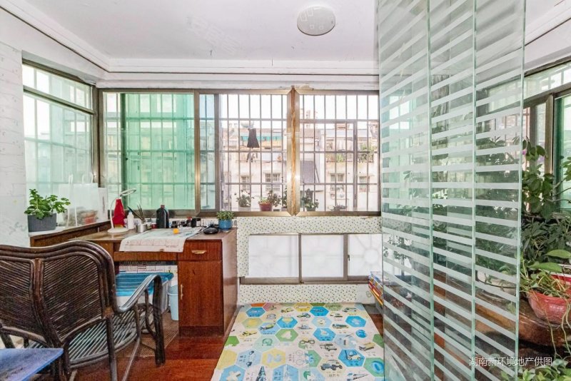 居家装修三房急售,满五省个税,已经加装电梯,好楼层