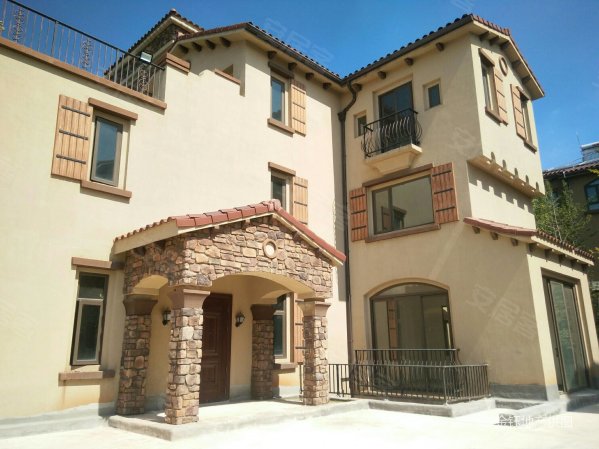 捡漏了俊发玉龙湾别墅实用面积560平680万 森林公园空气