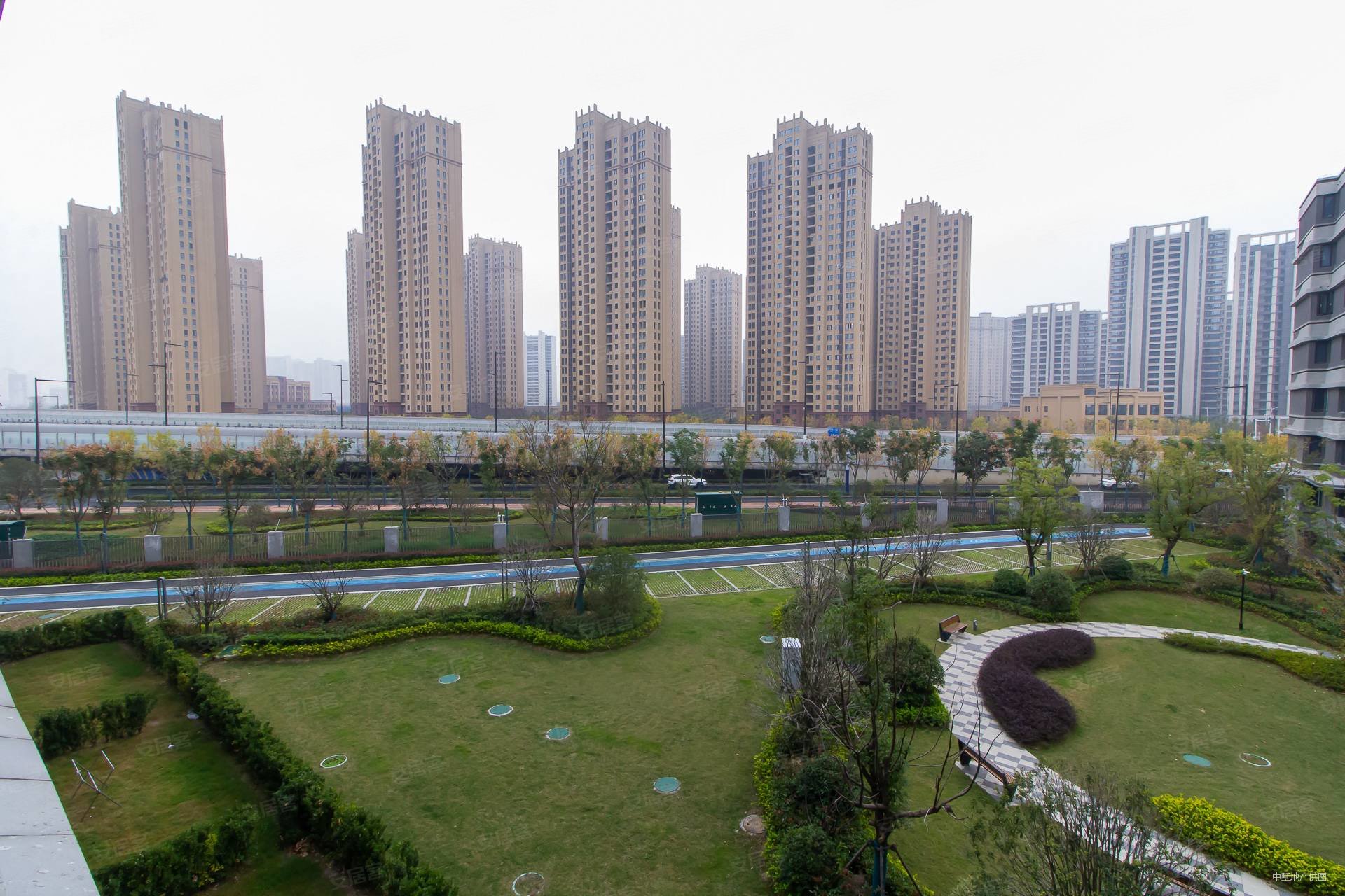 8层真洋房 楼间距大环境好 采光充足 有钥匙随时看房,旭辉翡翠江来