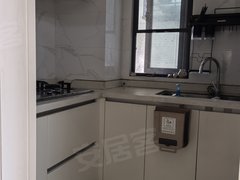 温州龙湾滨海新货急租!宝龙世家4室2厅2卫 裸租1.8一年 包物业出租房源真实图片