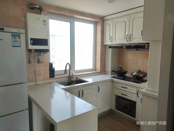 鸿祥苑精装南北两居出售业主急用钱随时看房