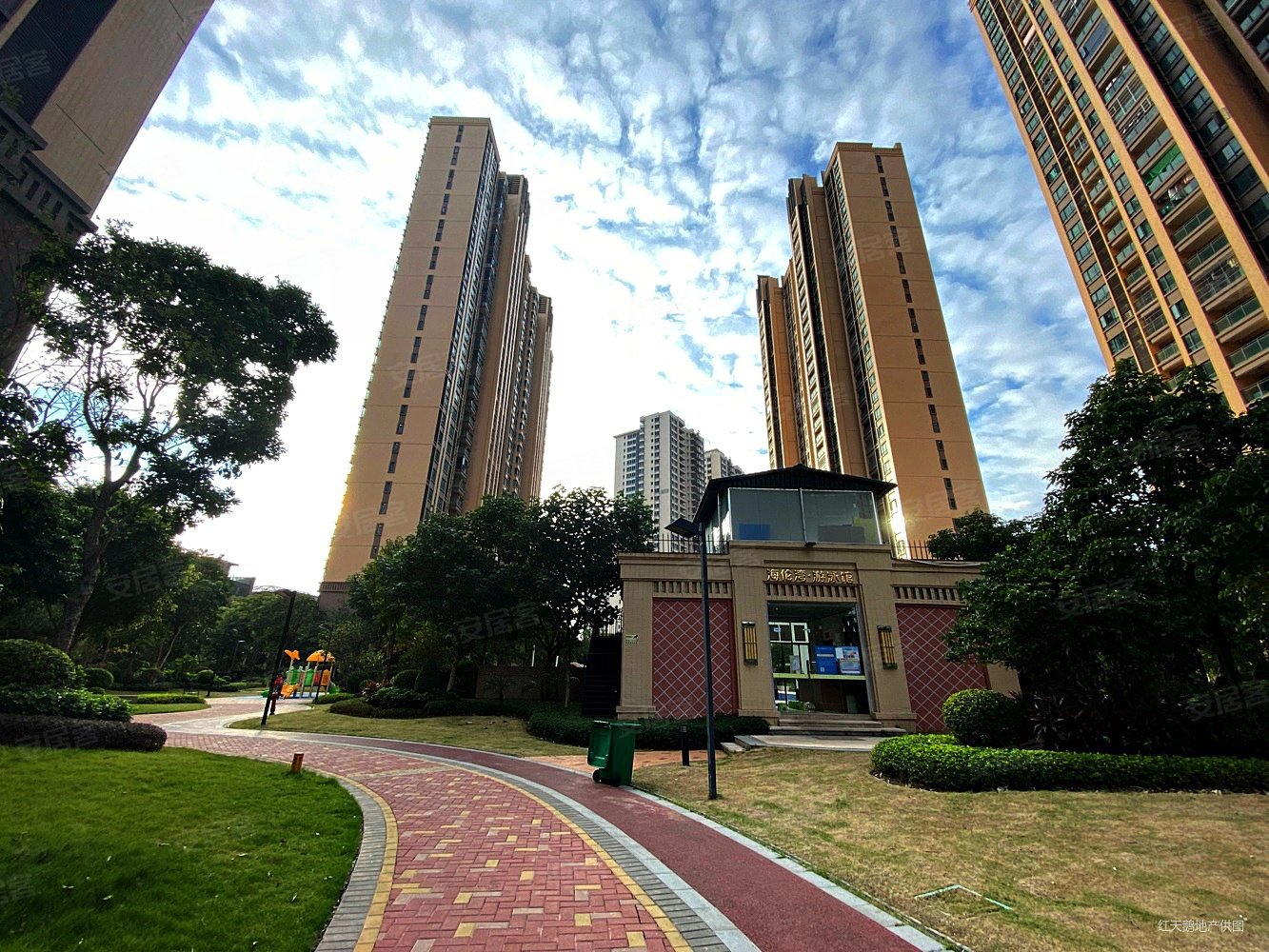 看房方便海伦湾,海伦堡海伦湾二手房,98万,3室2厅,2卫,110.