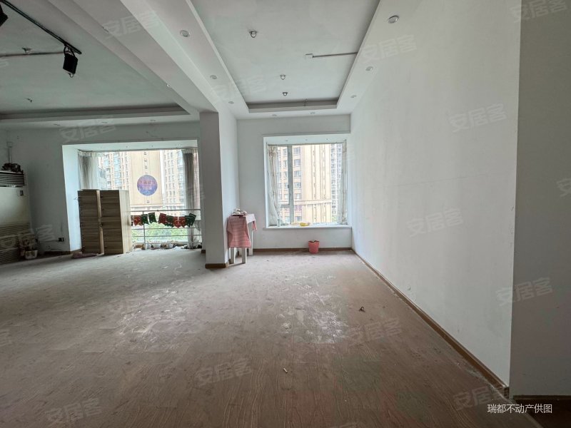 落地窗 有阳台,凯莱帝景花园二手房,188万,3室2厅,2卫,138平米-成都