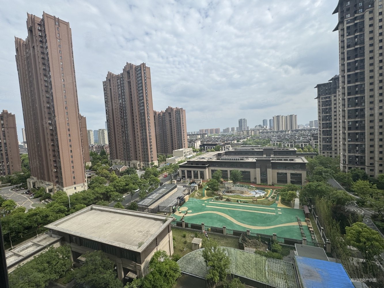 急急急 建发玖里湾 房东哭晕在厕所里 锡东 后的倔强