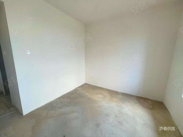 65万三房两卫一厨两阳台带40平的花园南北通透急售可更名