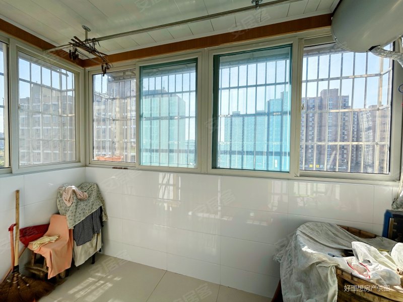 盛江花苑石榴园 有电梯 楼层好 南北通透 小区新 临地铁滨江