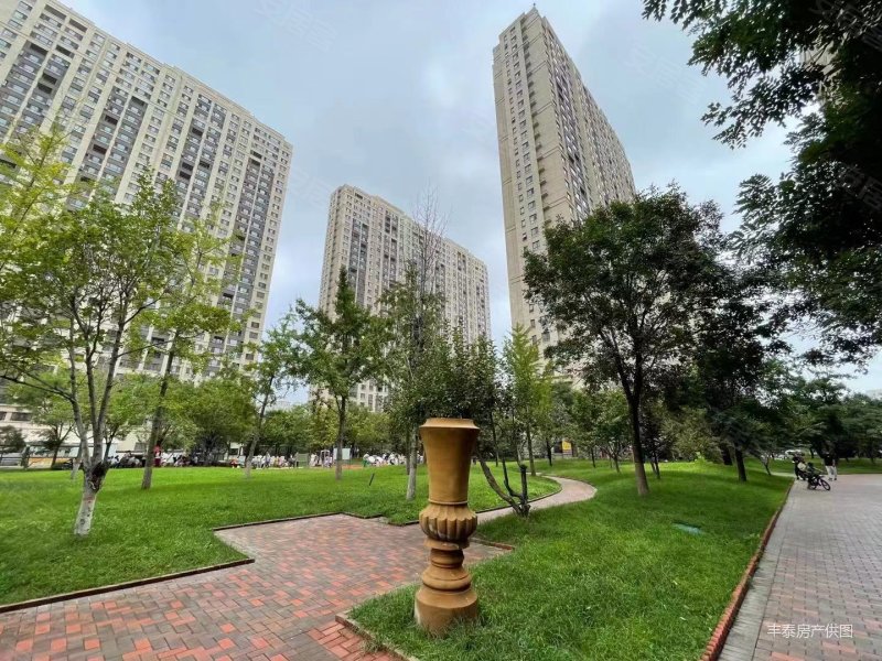 廊坊孔雀城大学里 商业配套齐全 满五   南北通透 车位充足