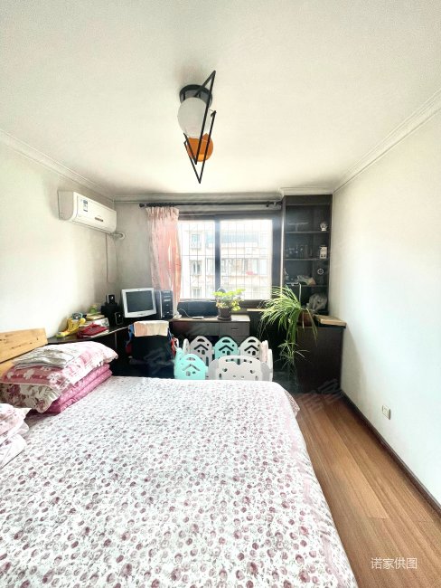 燕宇花园 中间楼层 近医院 近地铁 满五   南北通透