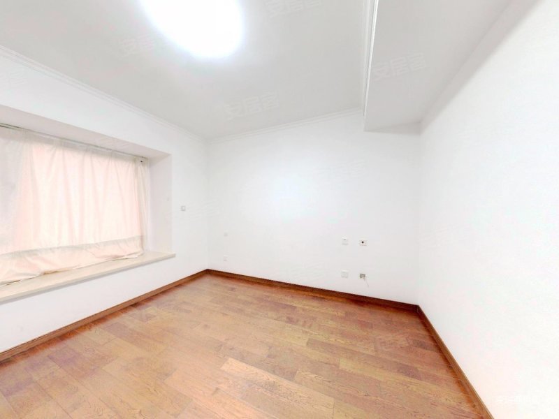 好楼层好位置诚心出四开间朝南价格可谈