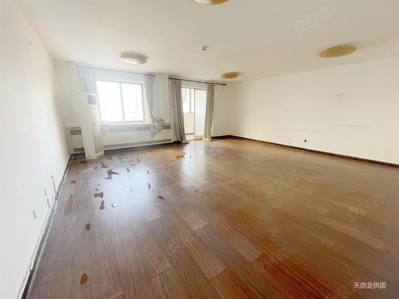 北四环边 大平层 单价4万 户型方正 高层采光好 车位充足,加利大厦