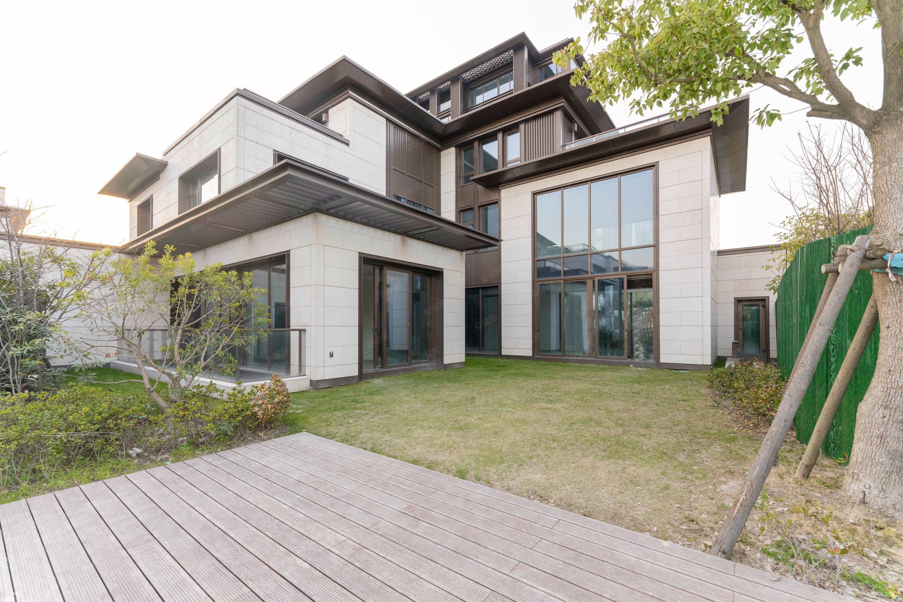 碧云尊邸(别墅)5室2厅4卫525.62㎡南11800万