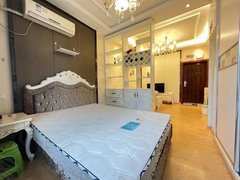 上海路时代星城，精装一室一厅，家电齐全带空调，可拎包入住。