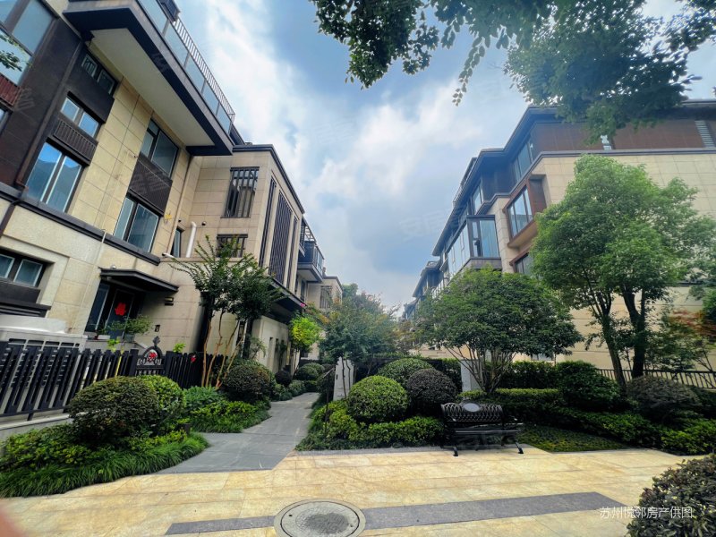 狮山脚下 原著花园 上叠别墅 实用250平 送南北露台