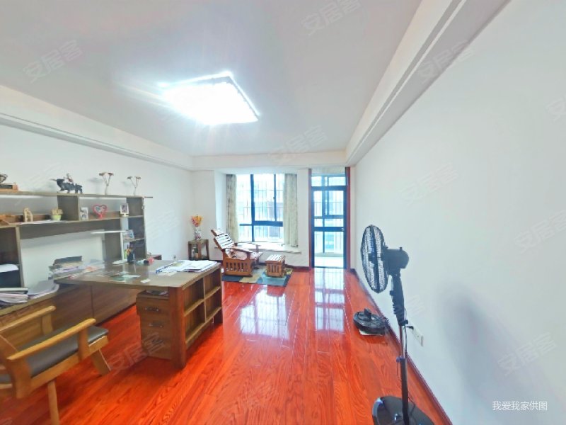 新世界花园4室2厅2卫212.2㎡南北1130万