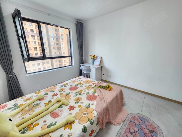 西安经开区永城路源利国际城小区可月付短租!独卫!