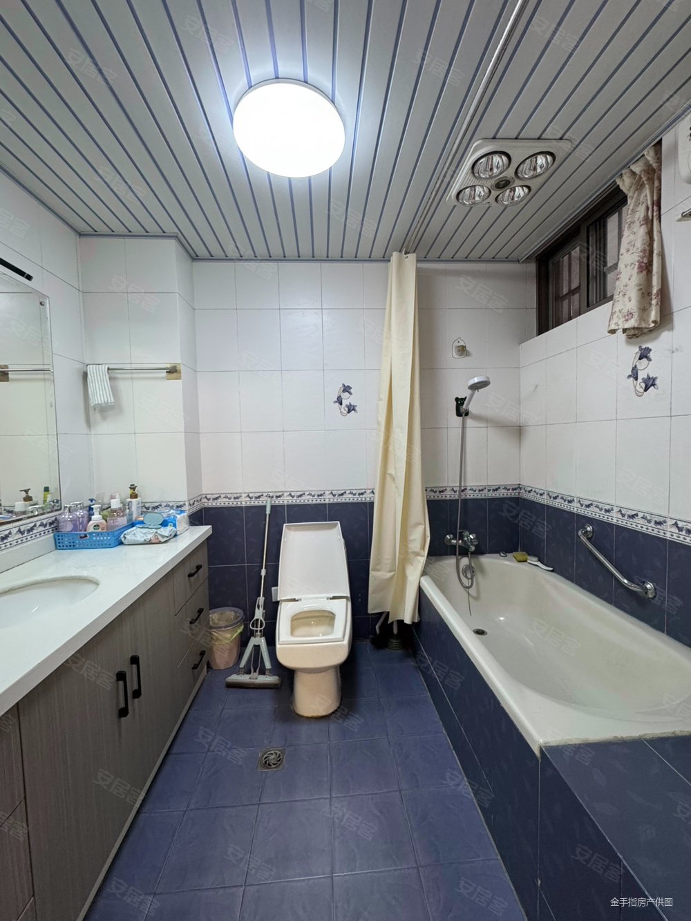 秀山新村4室2厅2卫139㎡南北85万